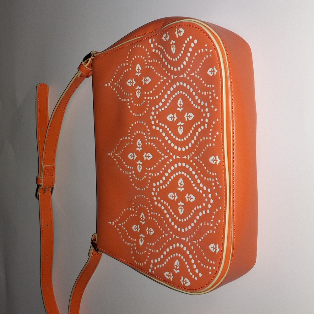 Vera Bradley Size Medium, Color Pink and White